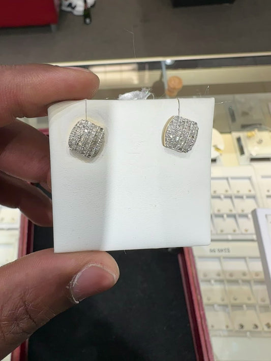 10k yellow gold and natural diamond earrings